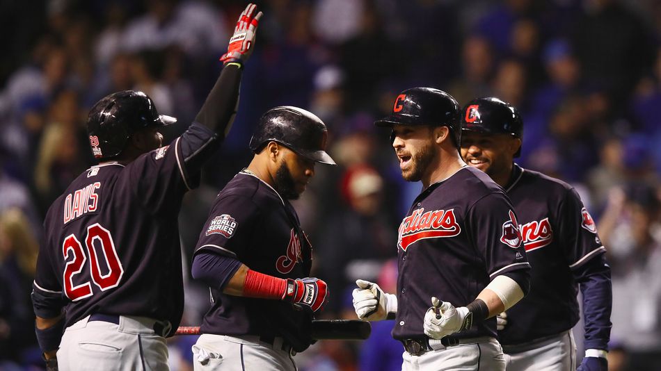 Los Indios castigaron a los Cubs y estan a uno de ser campeones