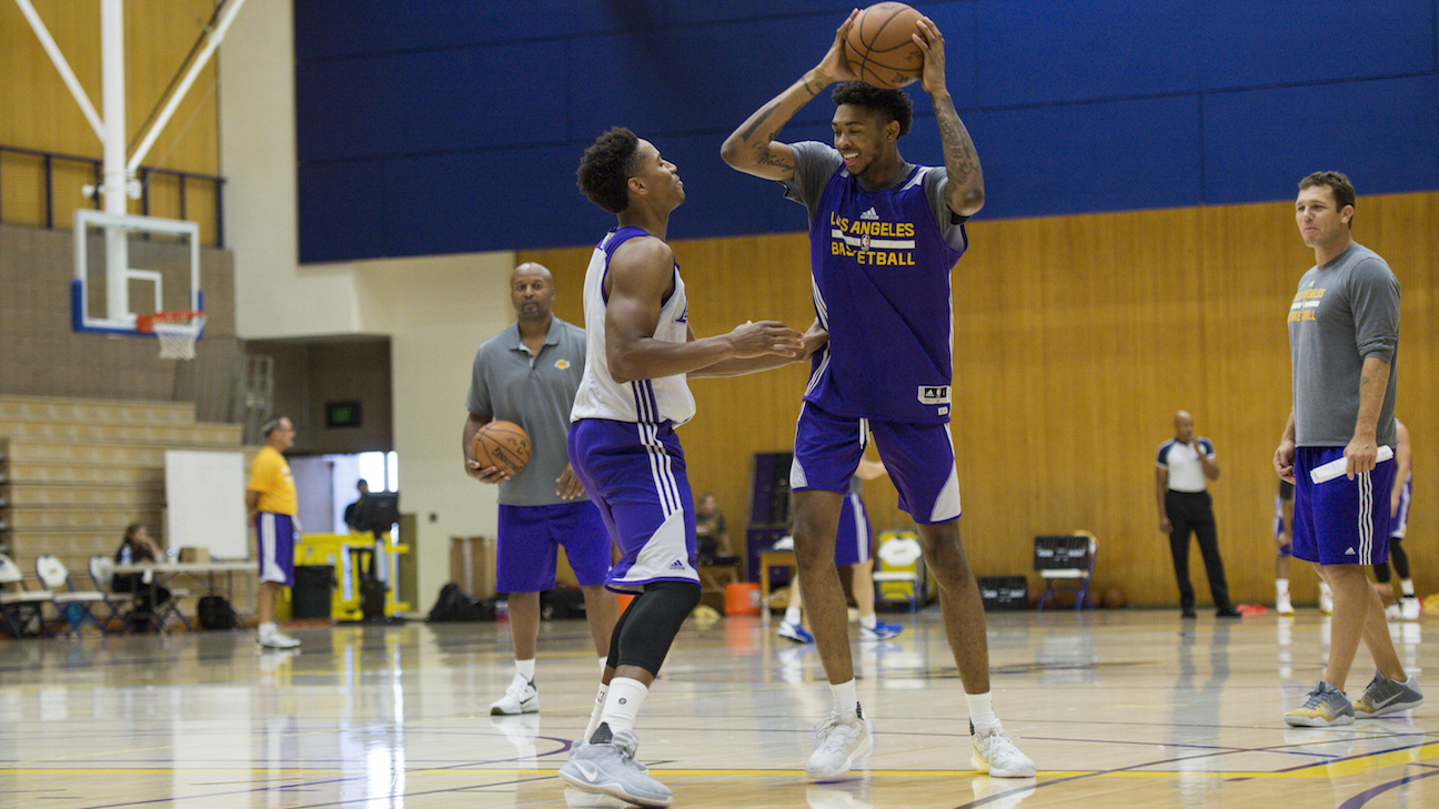 Lakers ya tendría su lista de ‘cortados’ para esta temporada