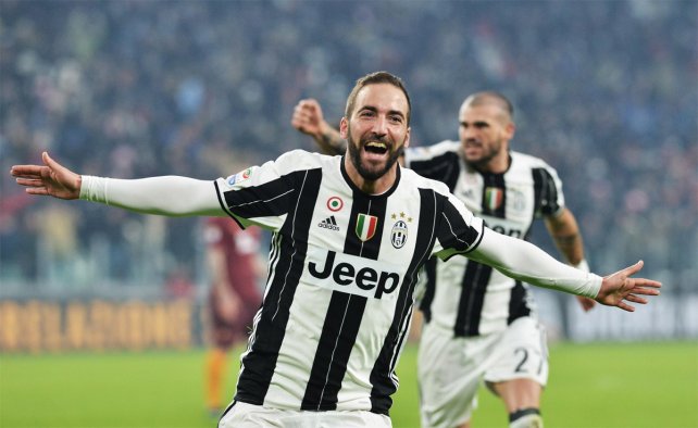 Juventus derrotó a la Roma con gol de Higuaín