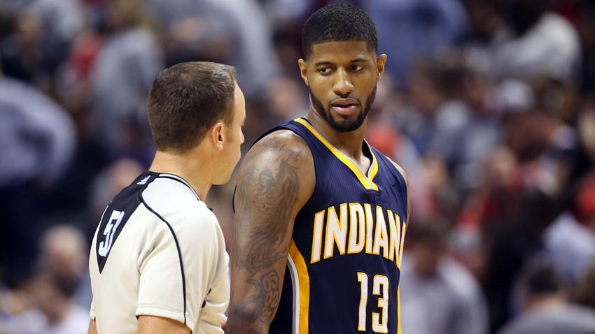 La NBA multa Paul George por críticas a los árbitros