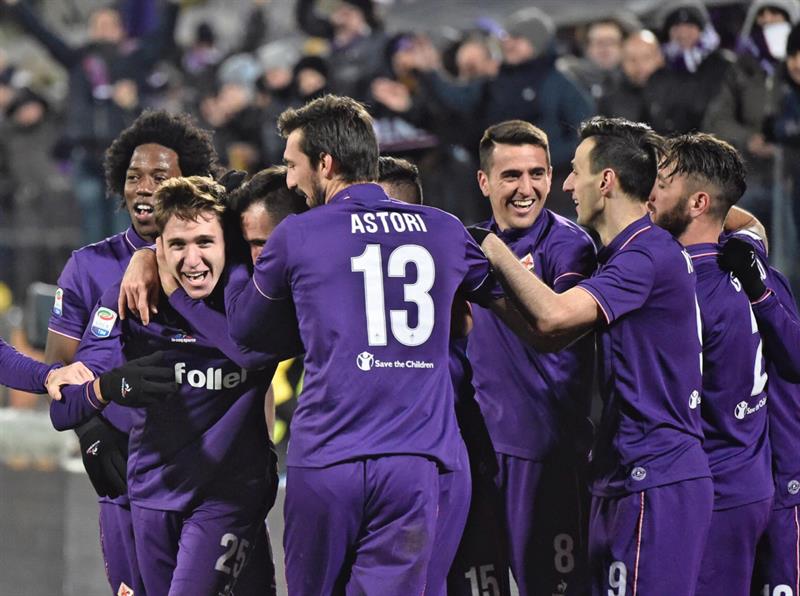 Juventus cae ante Fiorentina pero conserva el liderato en Italia