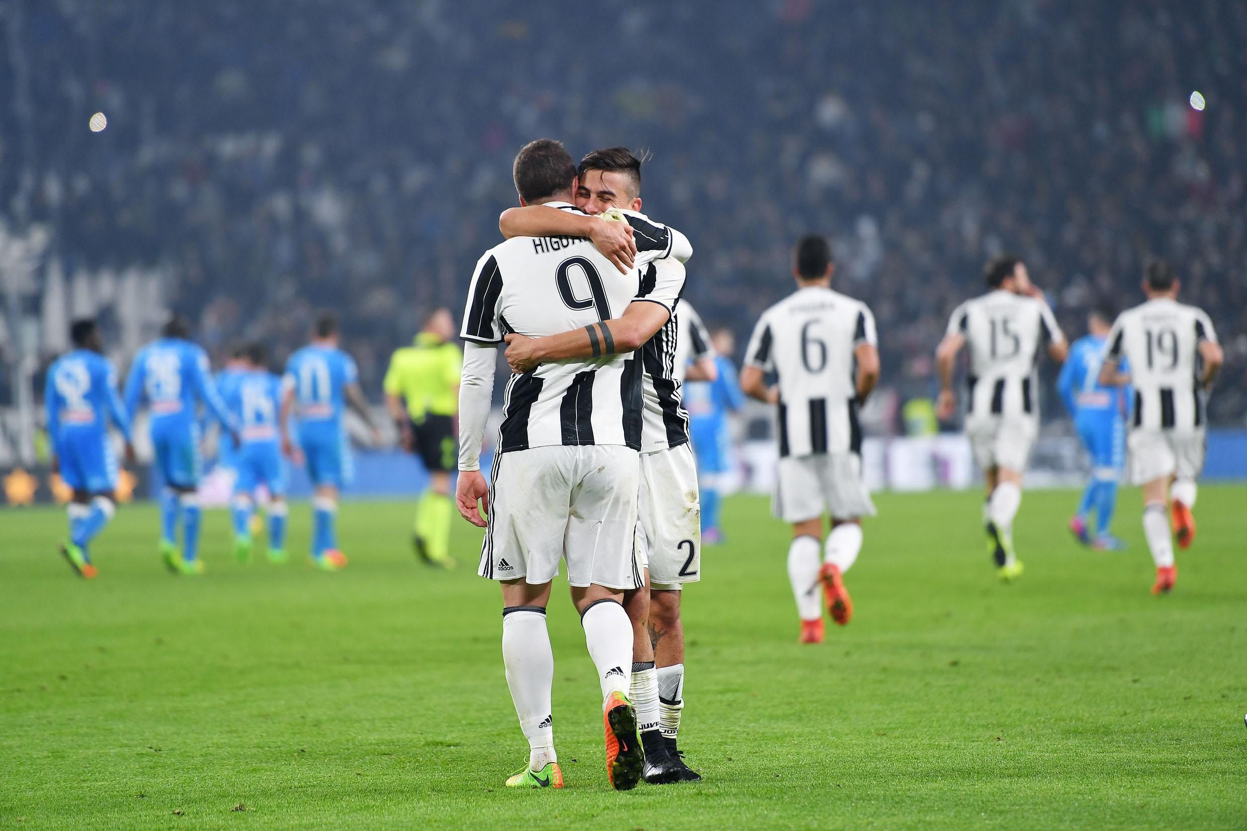 La dupla Dybala-Higuaín pone a la Juventus a un paso de la final de la Copa Italia