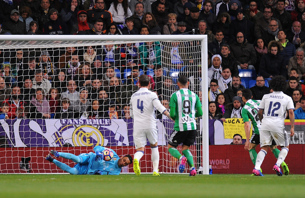 Keylor Navas probó lo mejor y lo peor del Bernabéu