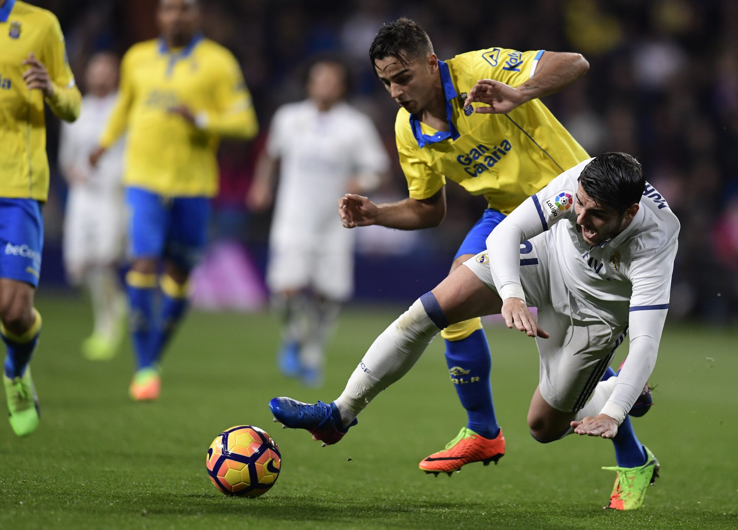 Real Madrid salva el empate pero pierde el liderato