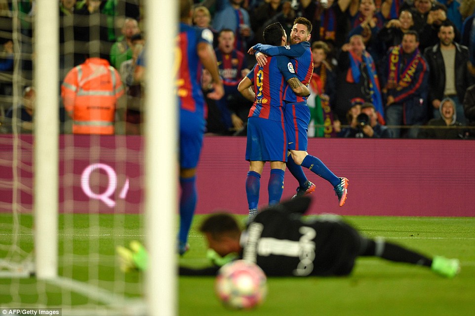 Barcelona derrota al Valencia con doblete de Messi