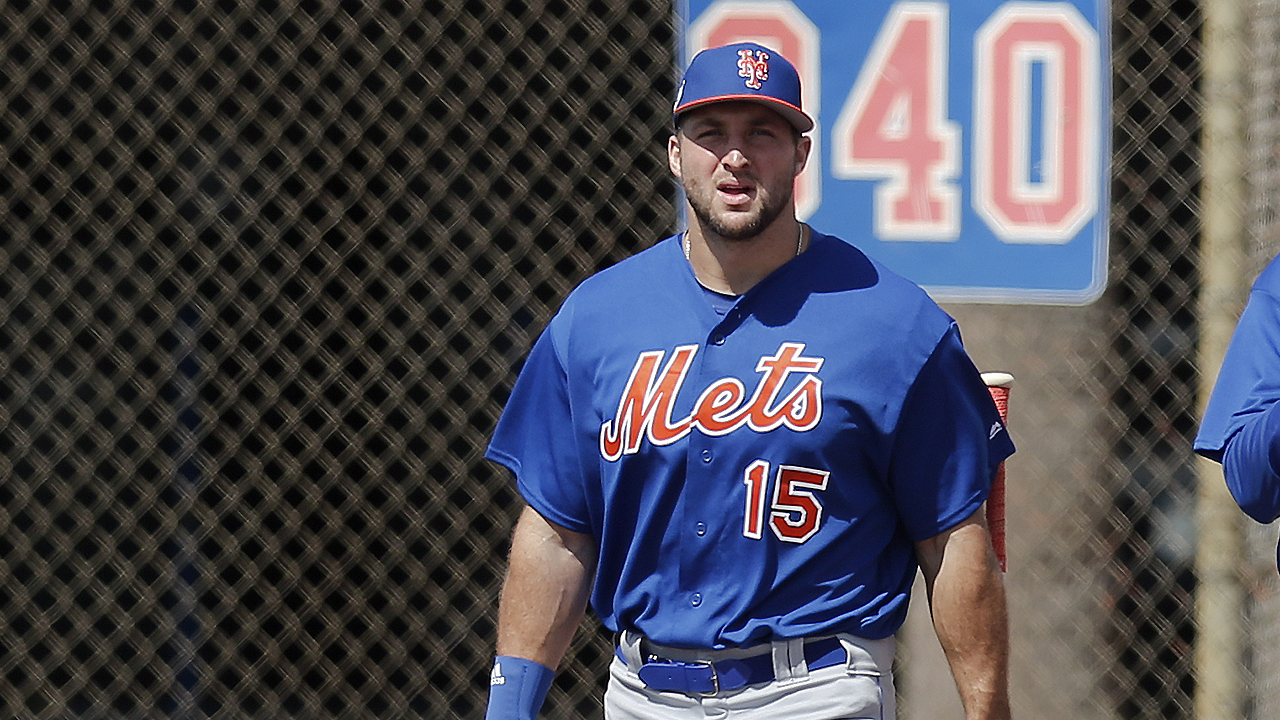 Tebow no tuvo un buen debut