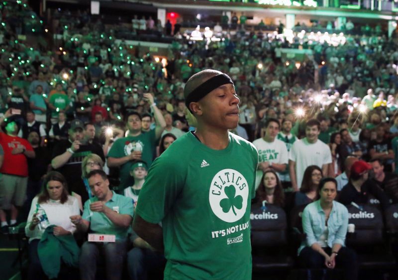 Isaiah Thomas jugará el segundo compromiso y luego visitará a su familia