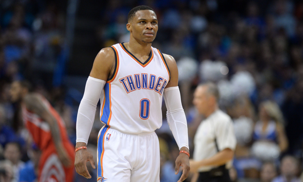 Oklahoma City derrota a los Houston Rockets con triple-doble de Westbrook