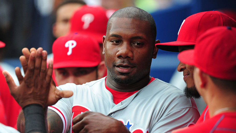 Ryan Howard fue dejado en libertad por los Bravos