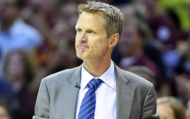 Steve Kerr es intervenido quirúrgicamente para corregir problemas de su espalda