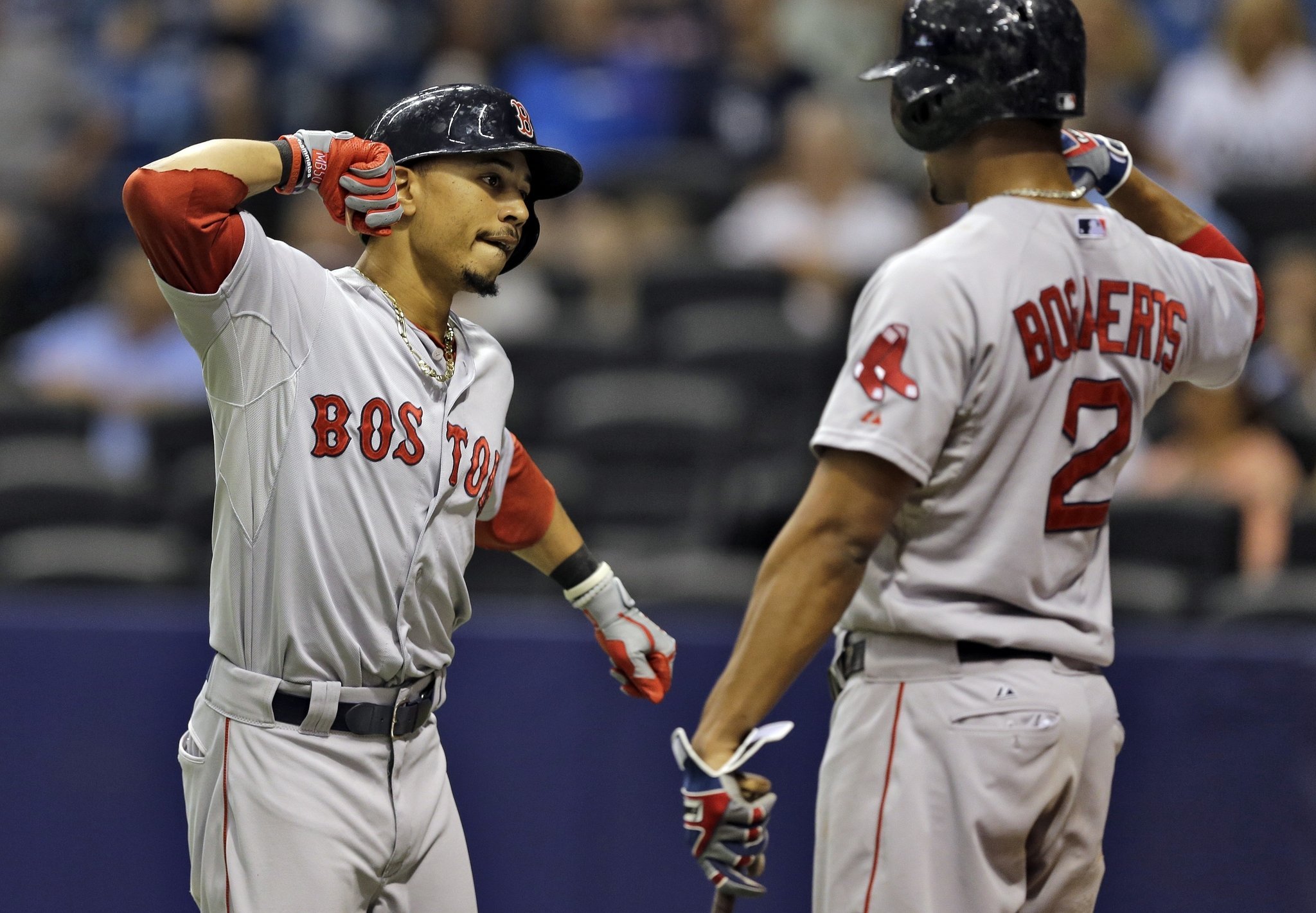 ¿Deben los Red Sox adquirir un bate de poder?