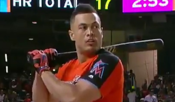 VIDEO | Increíble cuadrangular de 496 pies de Giancarlo Stanton en el HR Derby