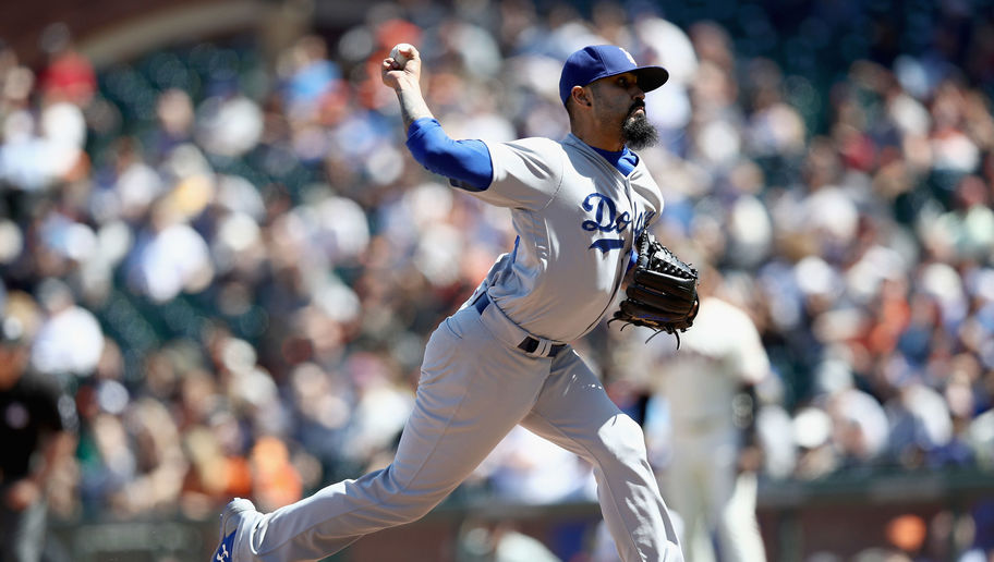 Los Rays adquieren al mexicano Sergio Romo