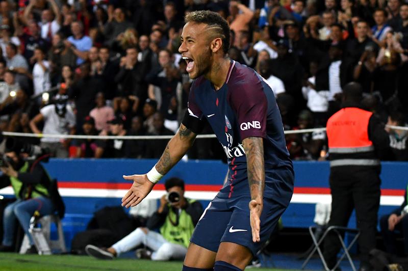 Así fue el show de Neymar en su primer juego en París