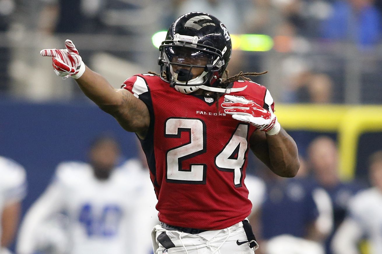 Devonta Freeman acuerda extensión de contrato con los Falcons