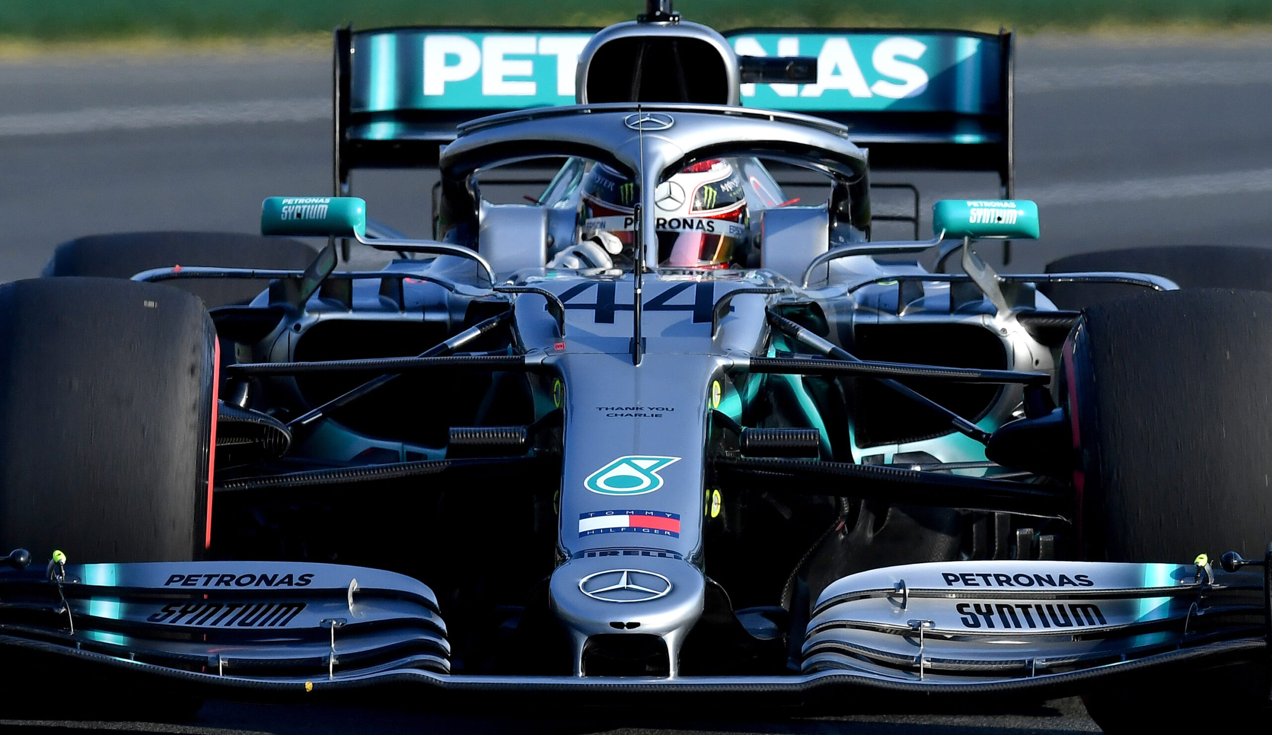 La primera pole de la temporada fue para Hamilton