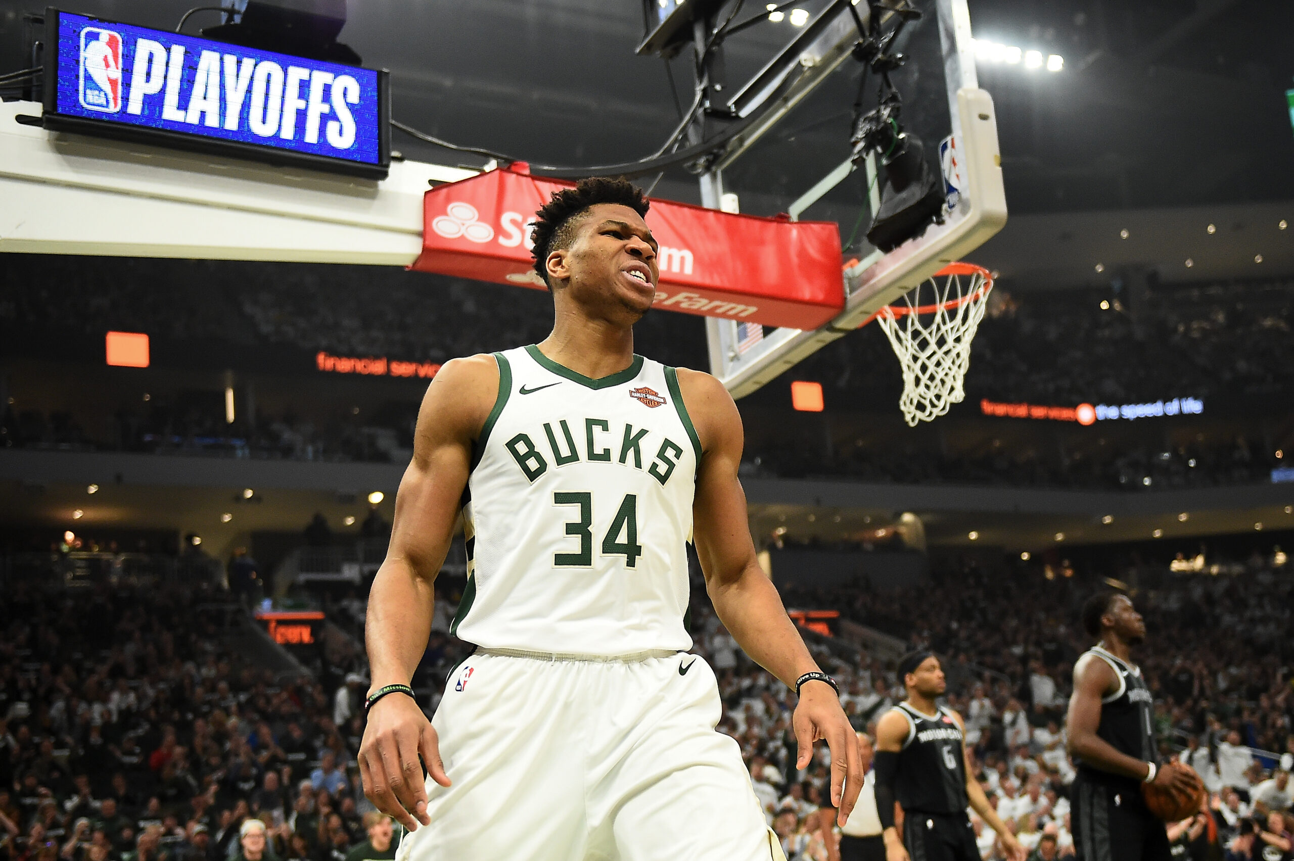 Giannis y Harden mantienen el modo MVP en playoffs