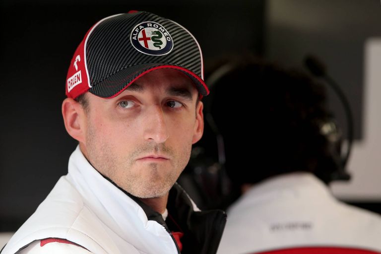 el mejor tiempo de la sesión tomó por sorpresa a todos, Robert Kubica (piloto reserva de Alfa Romeo) fue el encargado de liderar la tabla gracias a su 1:16.942 con neumático blando.