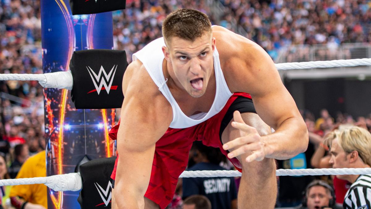 Rob Gronkowski, de estrella de la NFL a luchador de la WWE