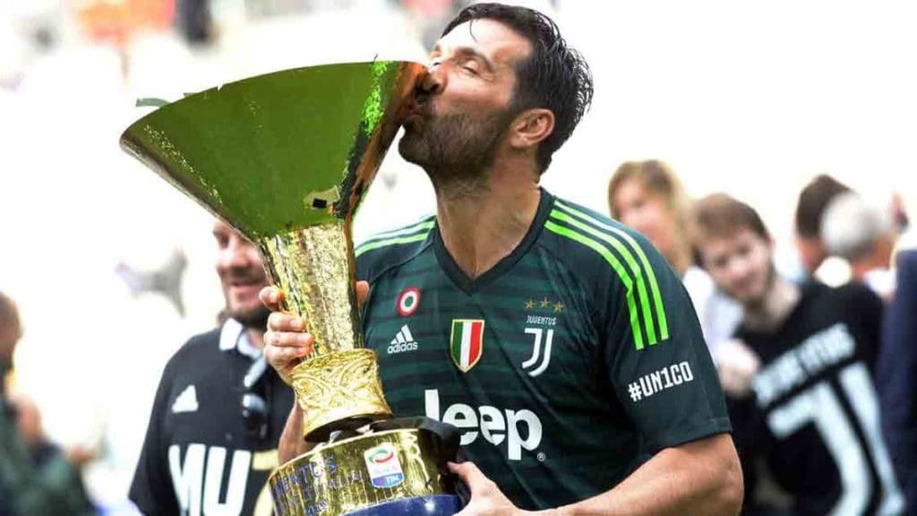 Gianluigi Buffon y uno de los 9 títulos de Serie A en su palmarés.