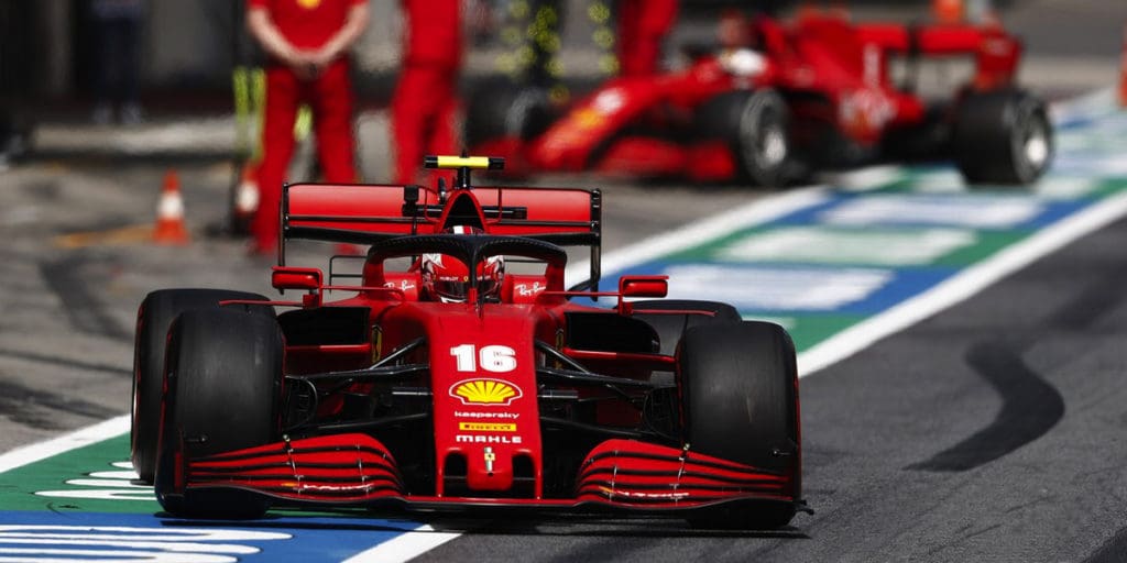 Charles Leclerc a bordo del SF1000 de Ferrari.