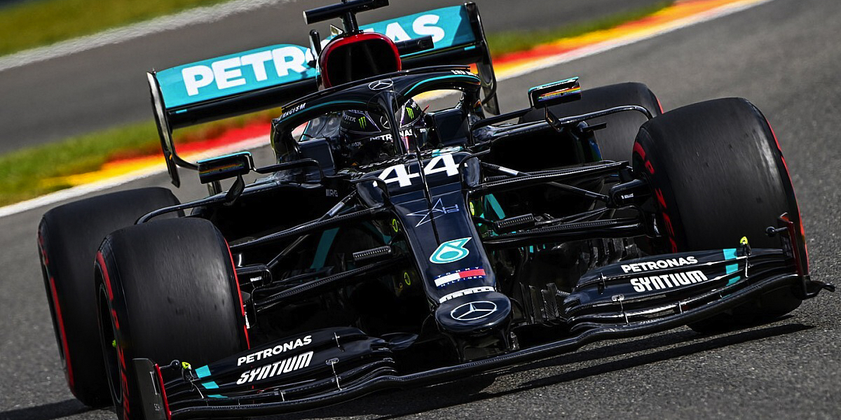 Lewis consigue su Pole 93