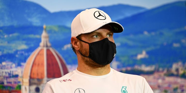 Si Valtteri Bottas logra una salida perfecta, entonces tendrá las armas para atacar a Hamilton.