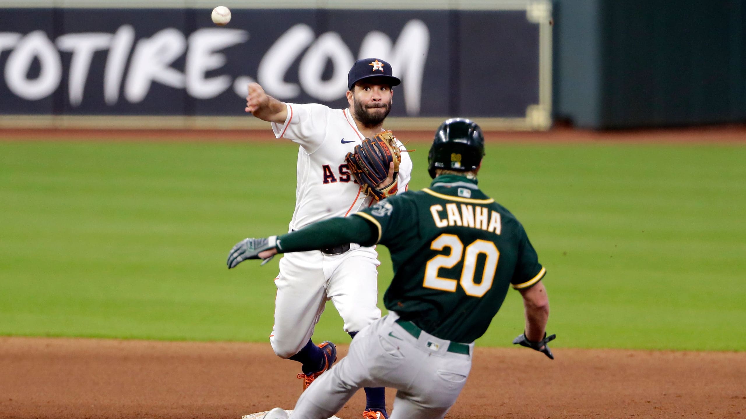 Astros de Houston vs Atléticos de Oakland, buscando al rey del oeste