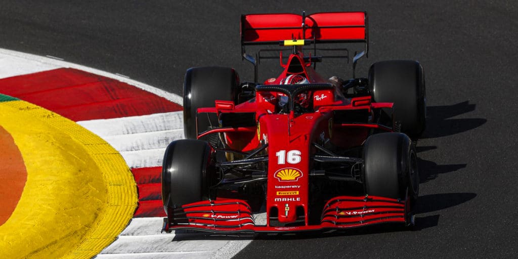 Ferrari introdujo actualizaciones en la parte inferior del monoplaza. El equipo italiano espera la confirmación de que van en la dirección correcta mañana, pero Leclerc cree que sí muestran una mejoría.