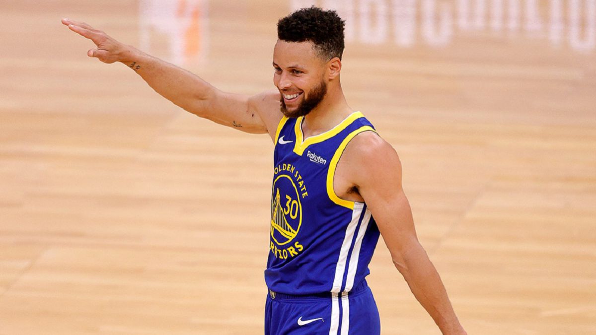 NBA: Stephen Curry y Julius Randle, Jugadores de la Semana