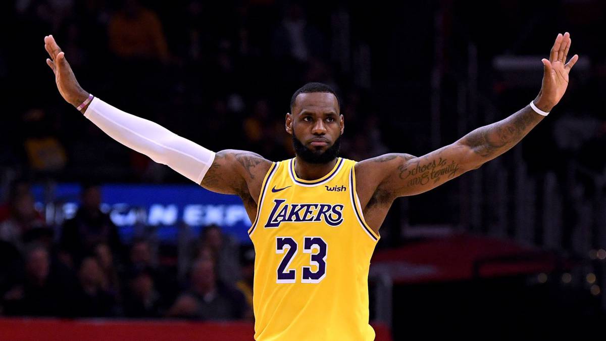 LeBron James recuerda con un memorable triple que no hay que dar por muertos a los Lakers