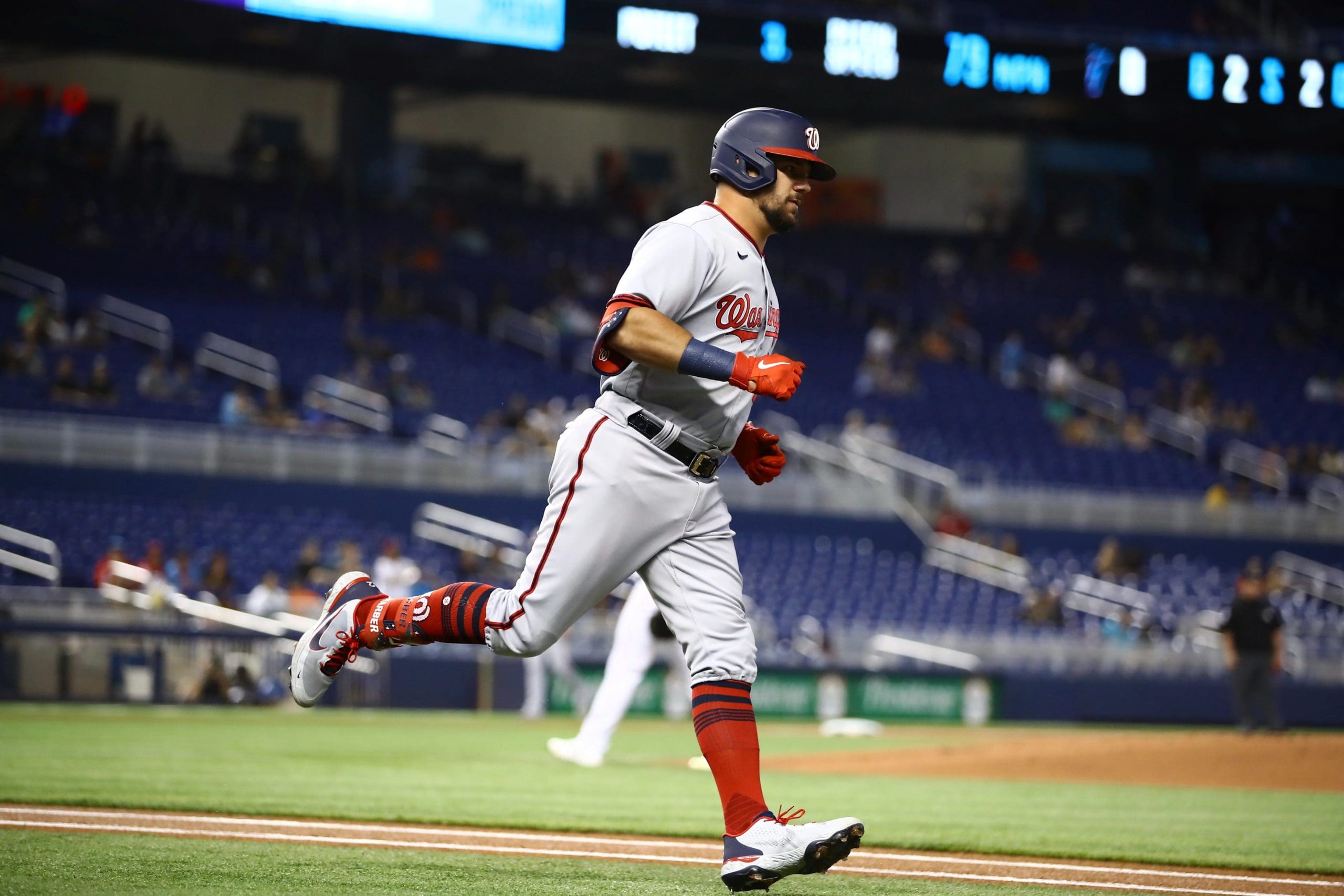 Kyle Schwarber igualó una increíble marca de Barry Bonds y Sammy Sosa