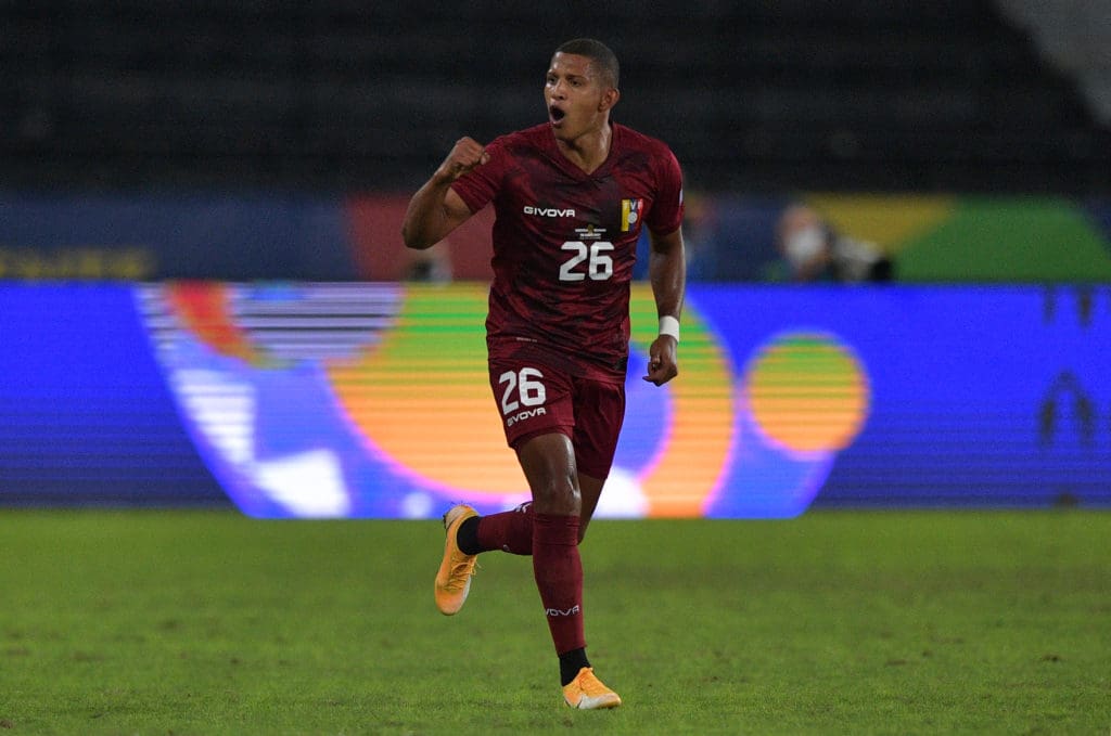 Edson Castillo en el Venezuela - Ecuador de Copa América