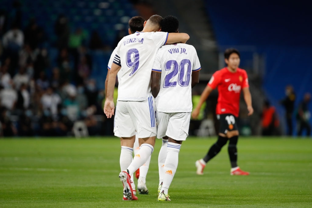 Karim Benzema y Vinicius Jr. 