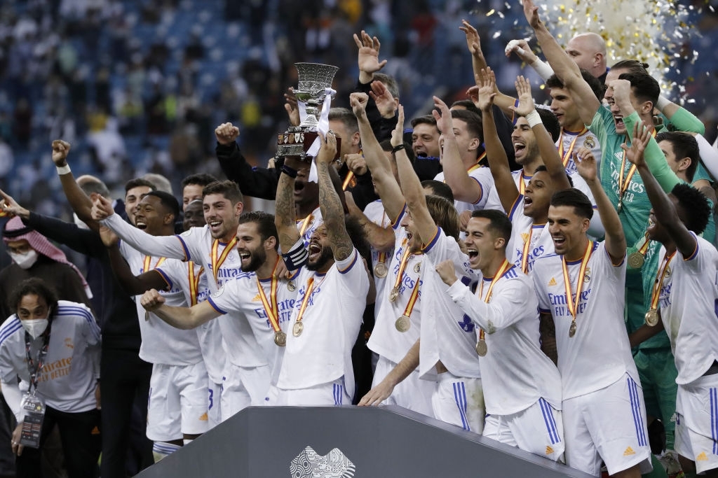 Real Madrid alzó la Supercopa, bailando la música de Luka Modric