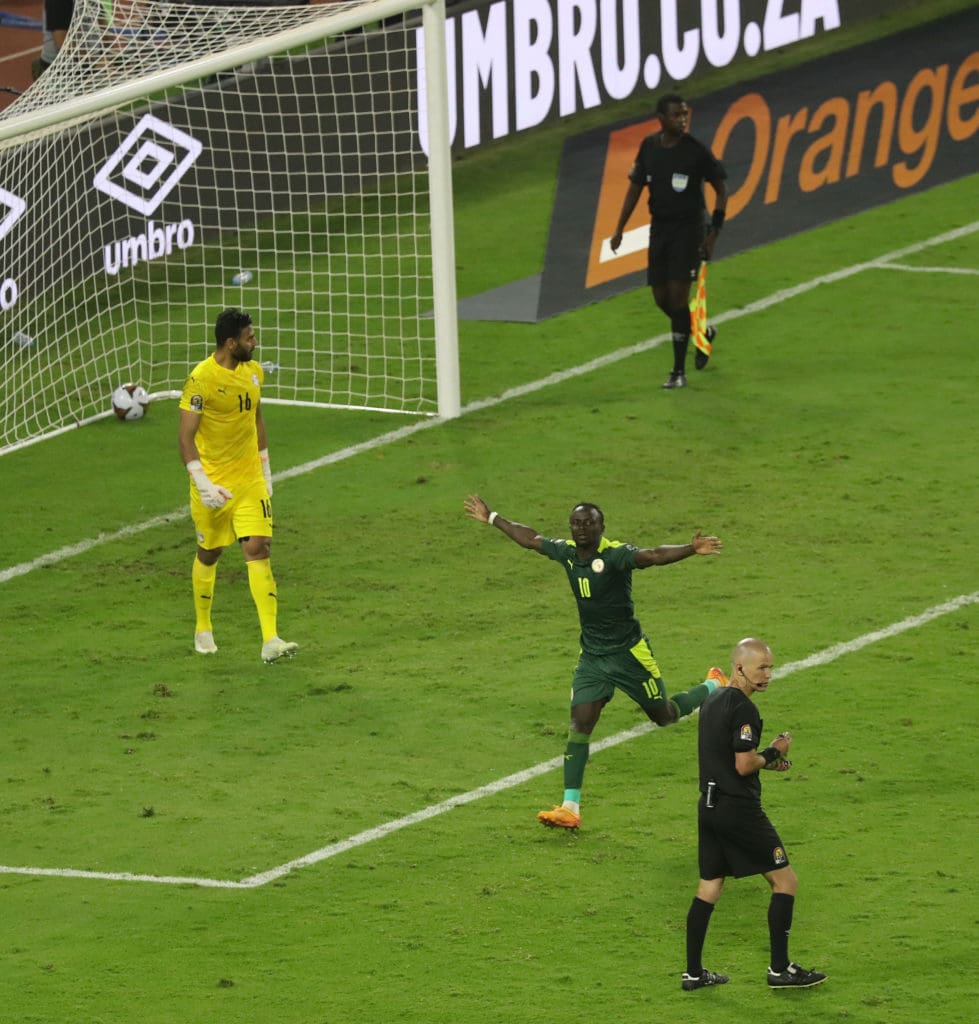 Sadio Mané celebra el tiro definitivo para alcanzar el título con Senegal