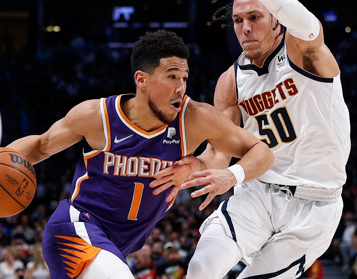 Con Booker imparable, los Suns derrotaron a los Nuggets