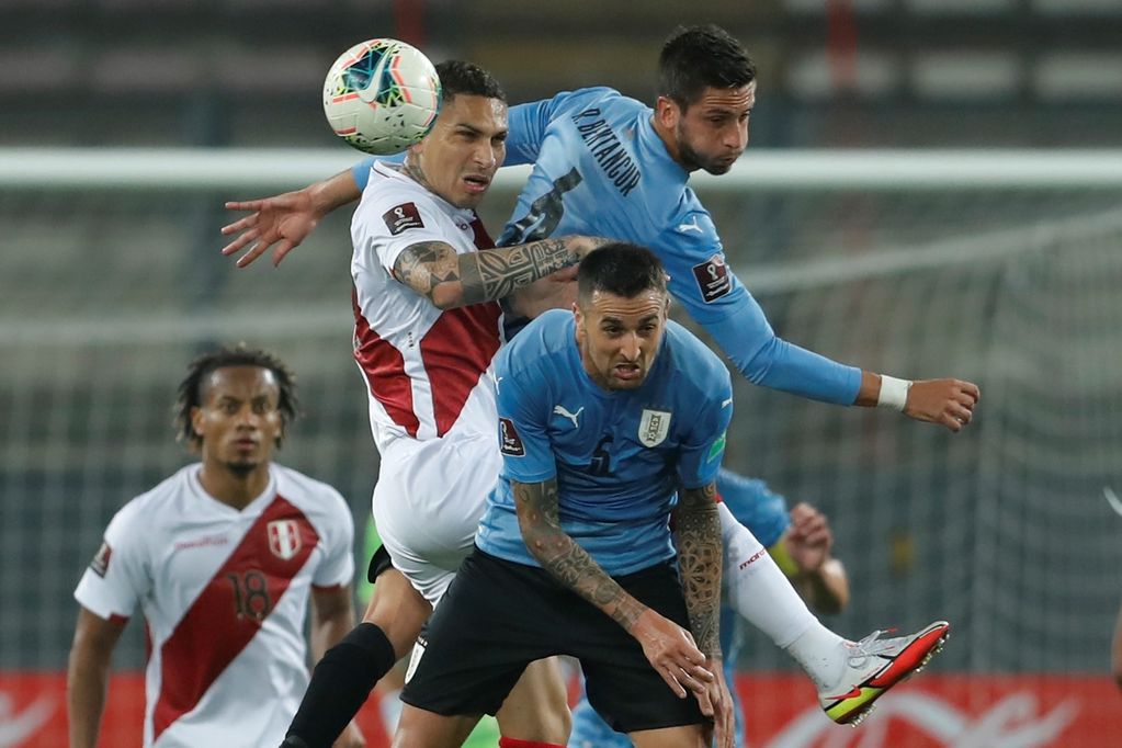 Uruguay-Perú, el partido que decidirá el futuro de muchos