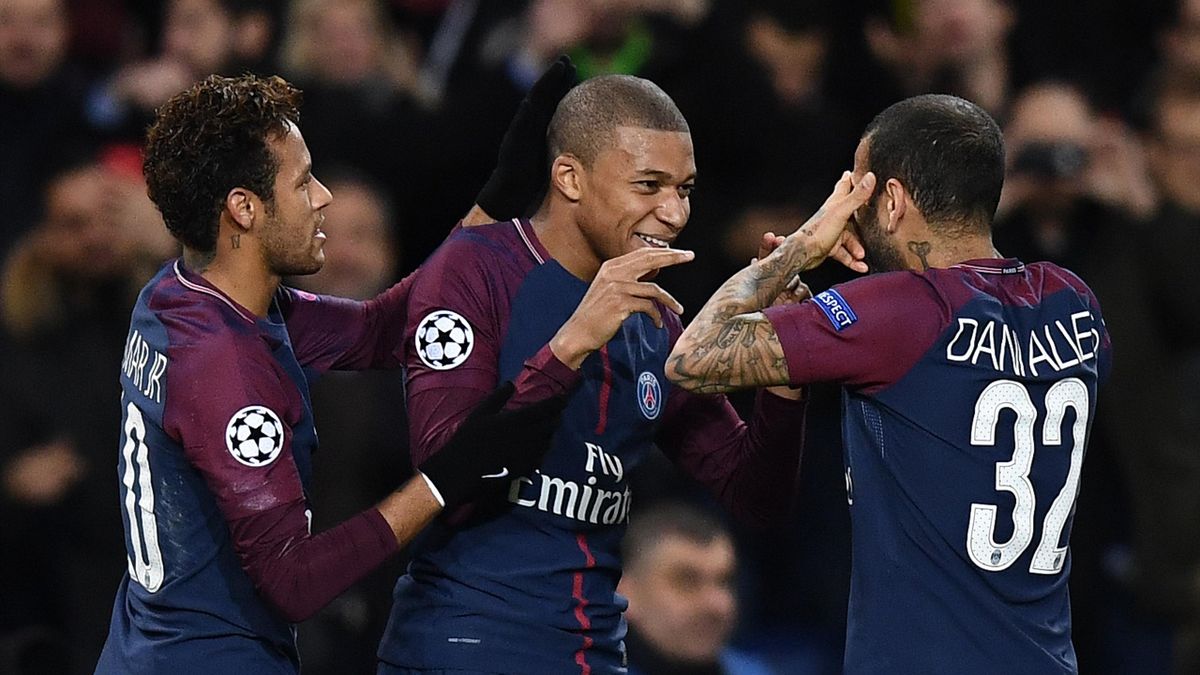 Dani Alves elige a Mbappé por encima de Haaland