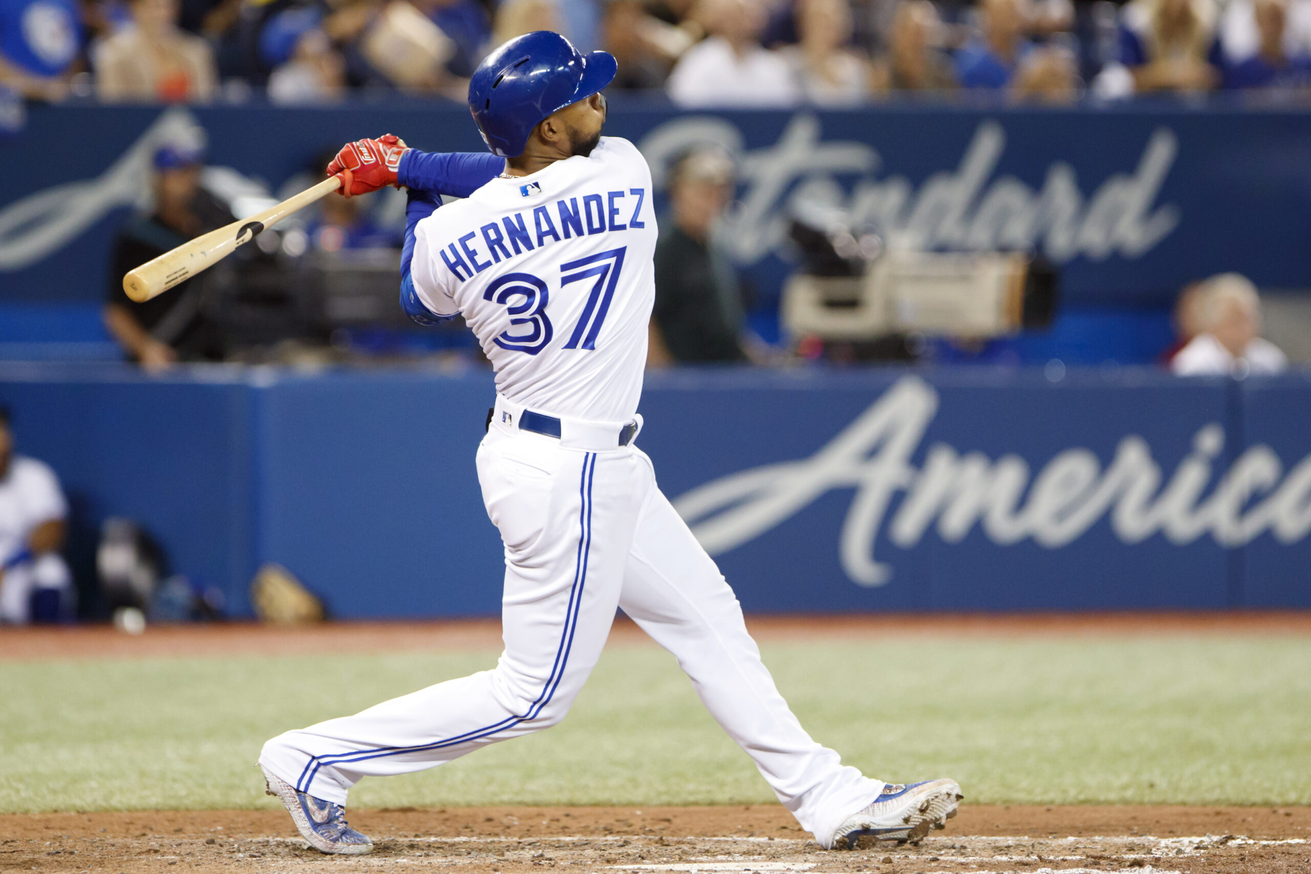 El bateo despertó: Blue Jays barren a los White Sox