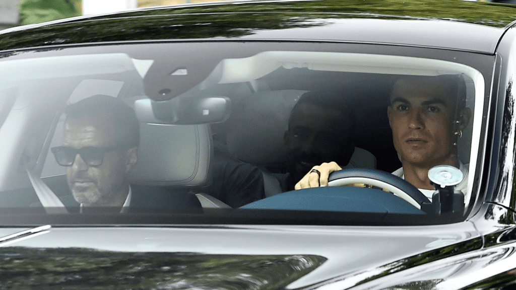 Cristiano Ronaldo llegando a las instalaciones del United.