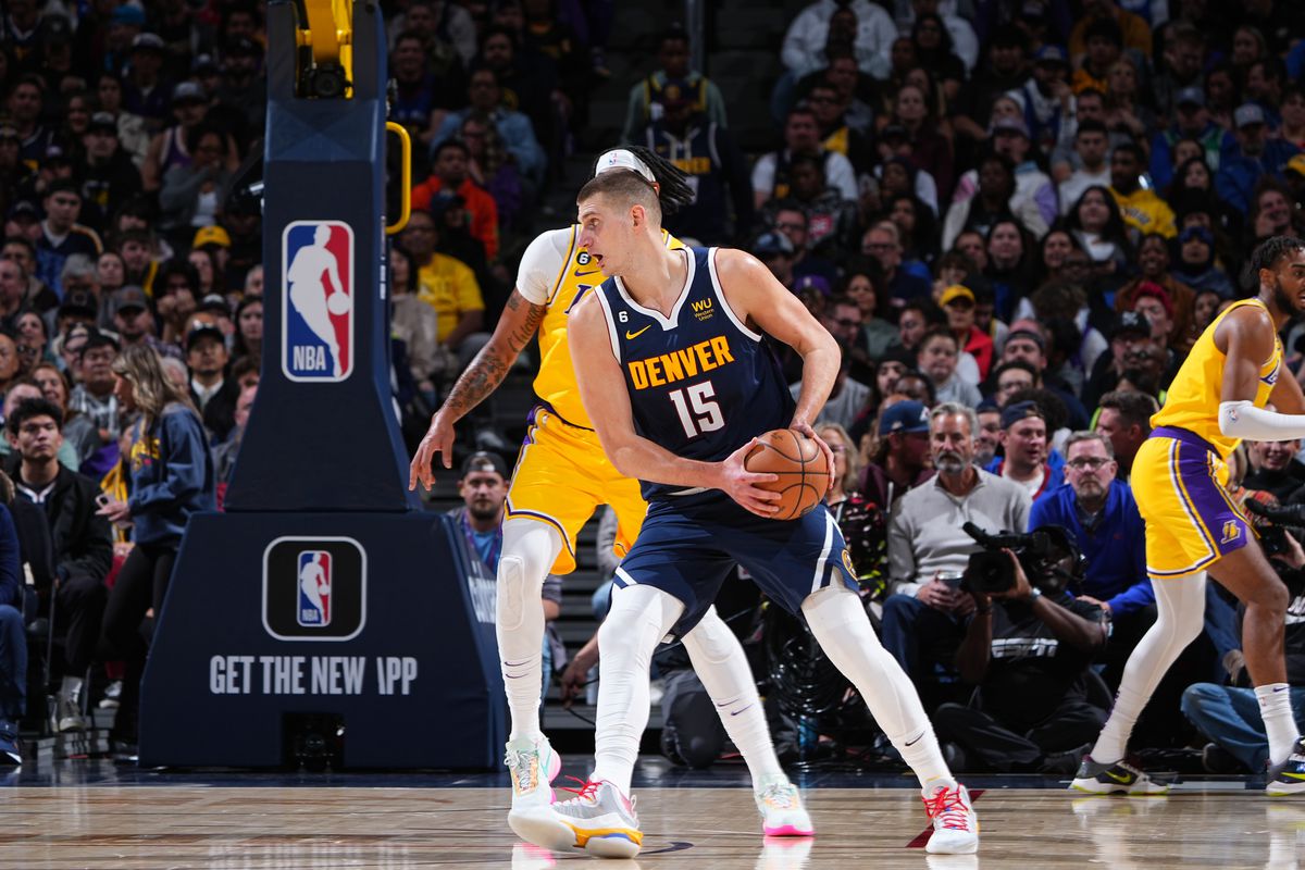 Los Nuggets extienden la racha de derrotas de los Lakers