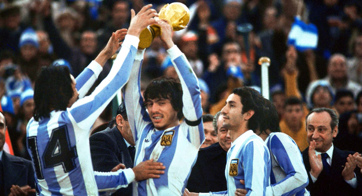 #RetroHSM Argentina gana el Mundial en casa con un Kempes imparable