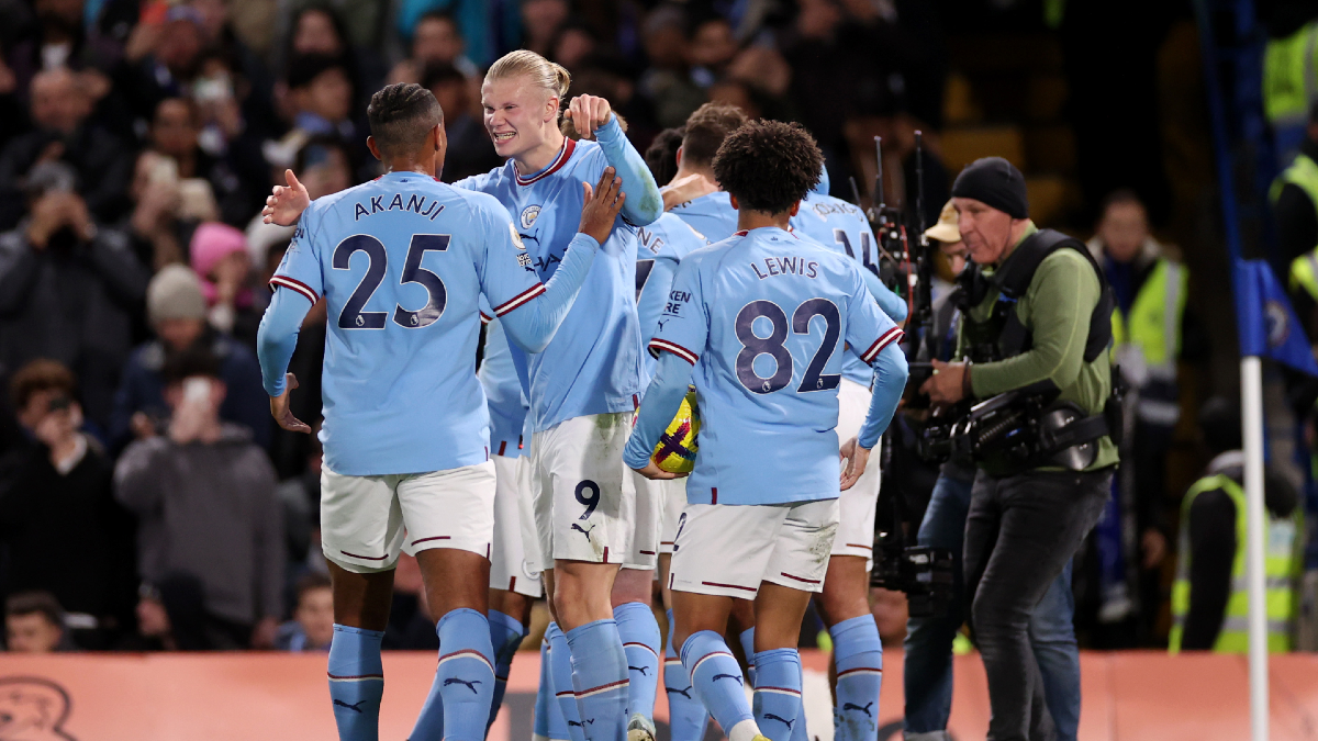 Manchester City triunfa en Stamford Bridge y presiona al Arsenal