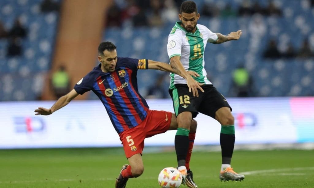 Sergio Busquets ante Real Betis en la semifinal de la Supercopa