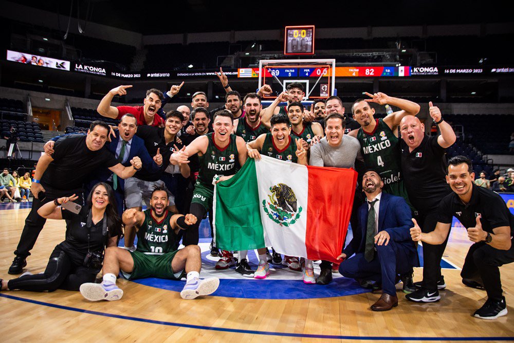 México vence a Uruguay y vuelve al Mundial después nueve años