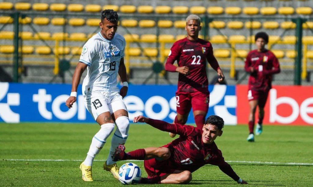 Bryant Ortega en labores de corte.