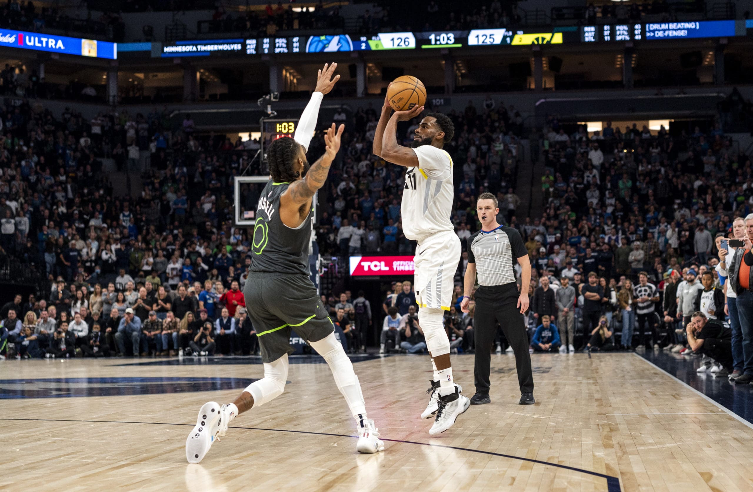 NBA: El Jazz, Lakers y Timberwolves, completan traspasos multiples