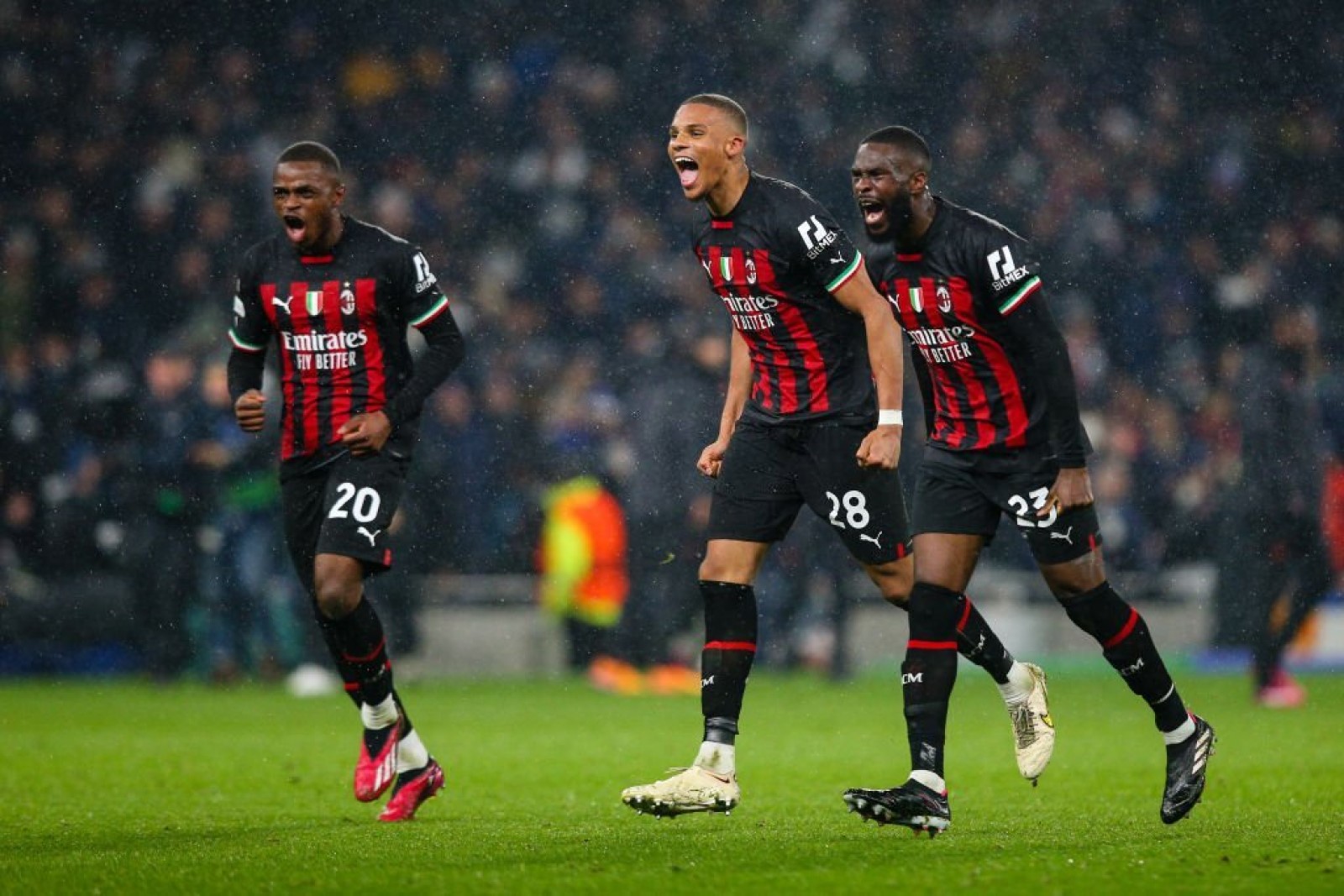 El Milan avanzó a cuartos de final de la Champions League