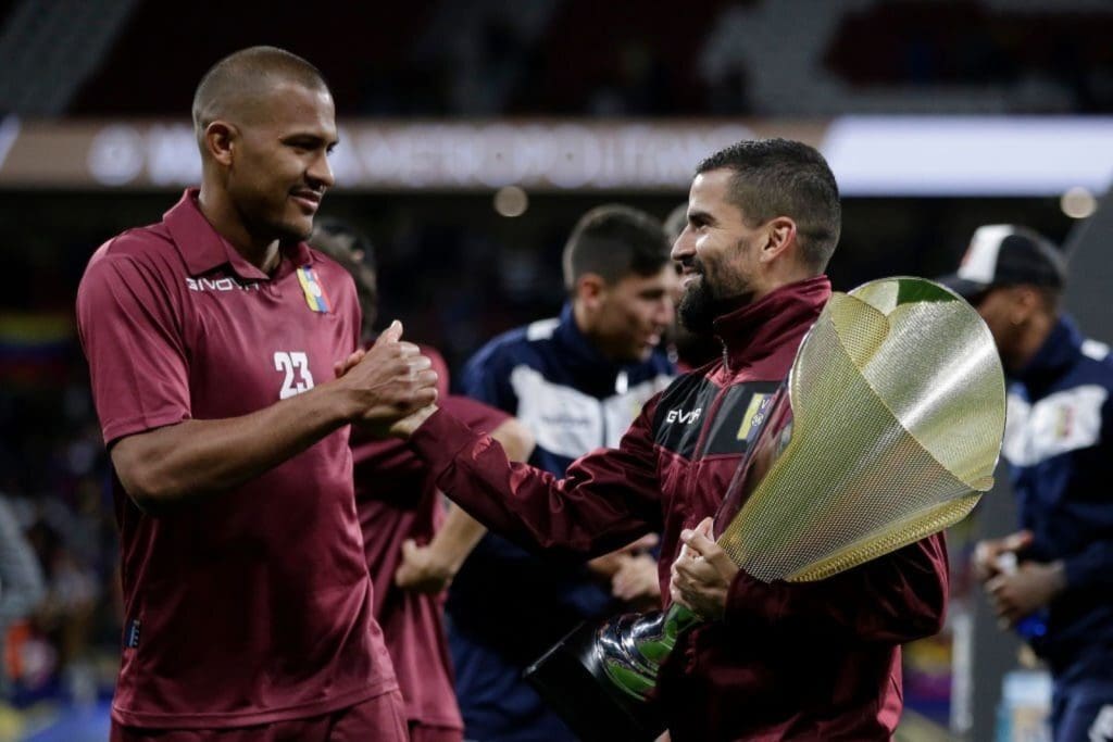 Salomón Rondón y Tomás Rincón, capitanes de la Vinotinto